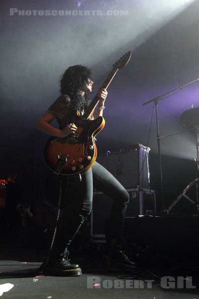 L.A. WITCH - 2017-03-04 - PARIS - Trabendo - 